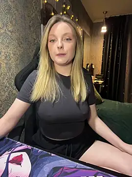 Snapshot of Lina_ly chatting on December 20, 2025, 9:11 pm Lina ly online show from December 20, 2025, 9:11 pm