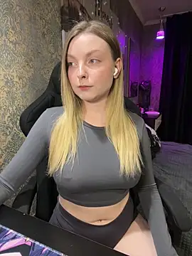 Snapshot of Lina_ly chatting on April 24, 2026, 8:00 pm Lina ly online show from April 24, 2026, 8:00 pm