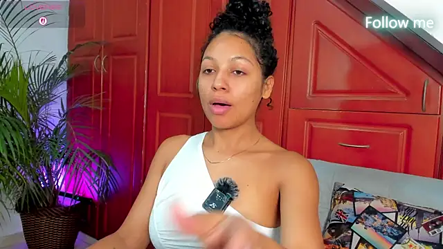 Snapshot of Sasha_rd chatting on May 25, 2026, 1:17 pm Sasha rd online show from May 25, 2026, 1:17 pm