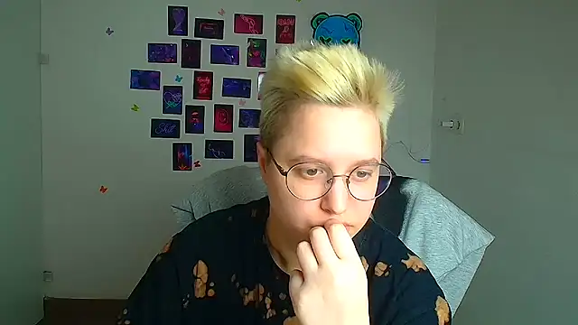 Bella Swannn online show from March 18, 2026, 12:19 pm