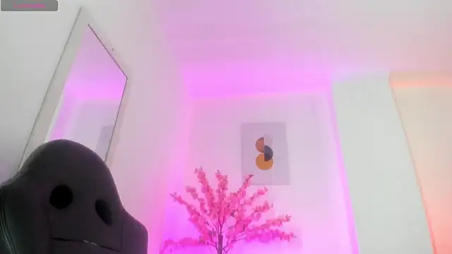 Ayliinn  online show from April 28, 2026, 1:48 am