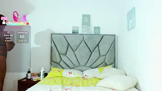 Snapshot of leslybrown chatting on November 15, 2025, 8:38 pm leslybrown online show from November 15, 2025, 8:38 pm