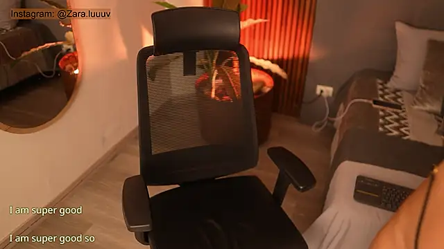 ZaraLuuv online show from September 9, 2025, 3:55 pm