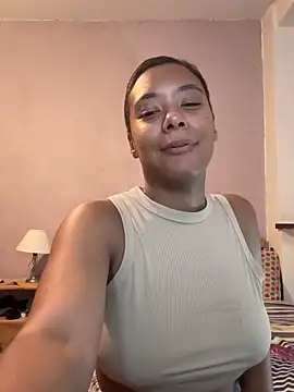 Snapshot of Melia_Rayne chatting on October 3, 2025, 10:07 pm Melia Rayne online show from October 3, 2025, 10:07 pm