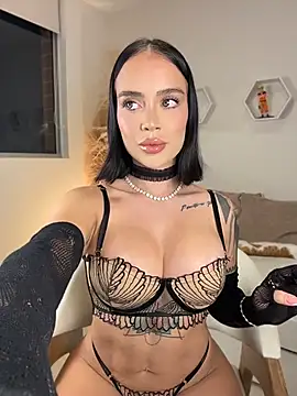ValentinaMilann online show from July 11, 2026, 12:24 am