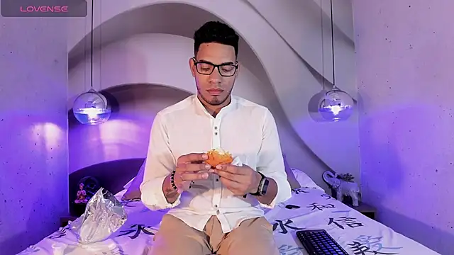 Snapshot of ETHAN_DRAVEN chatting on September 23, 2025, 12:08 pm ETHAN DRAVEN online show from September 23, 2025, 12:08 pm