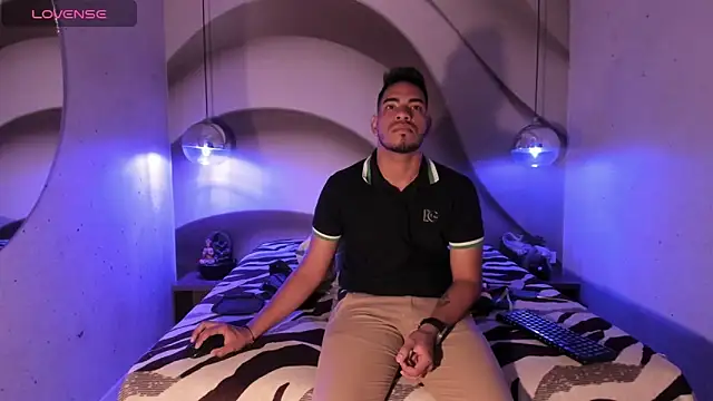 Snapshot of ETHAN_DRAVEN chatting on October 13, 2025, 6:52 pm ETHAN DRAVEN online show from October 13, 2025, 6:52 pm