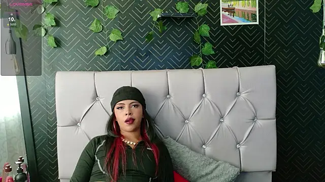 Snapshot of Devil_AliceXo chatting on August 4, 2026, 8:44 pm Devil AliceXo online show from August 4, 2026, 8:44 pm