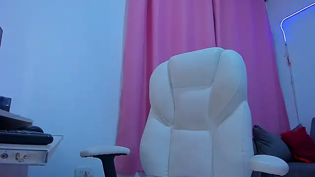 gaaby foxx online show from October 4, 2025, 1:53 pm