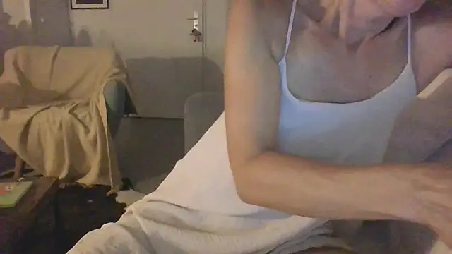 Valentinette online show from August 1, 2026, 8:41 pm