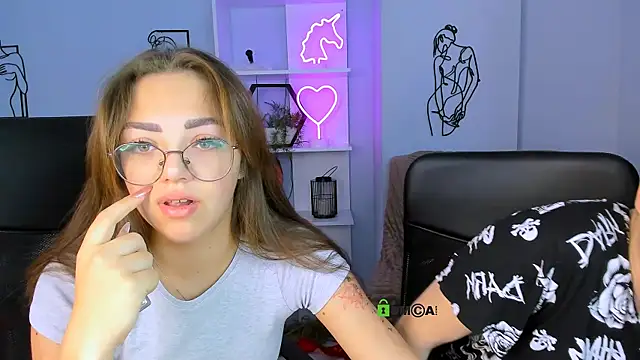 Snapshot of kiki_swan chatting on September 25, 2025, 5:44 am kiki swan online show from September 25, 2025, 5:44 am