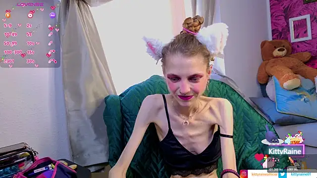 Snapshot of KittyRaine chatting on May 24, 2026, 8:52 am KittyRaine online show from May 24, 2026, 8:52 am