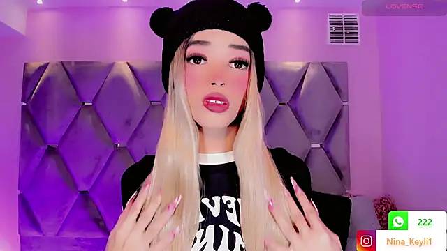 Nina Keyli online show from November 8, 2025, 7:34 pm