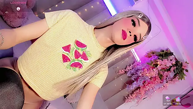 Nina Keyli online show from June 15, 2026, 9:50 pm