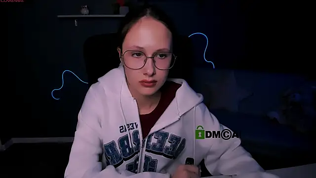 Snapshot of mona_cloud chatting on March 7, 2025, 3:39 pm mona cloud online show from March 7, 2025, 3:39 pm