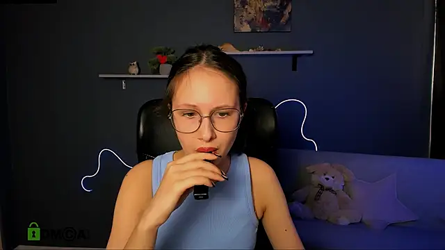 Snapshot of mona_cloud chatting on March 22, 2025, 9:34 am mona cloud online show from March 22, 2025, 9:34 am