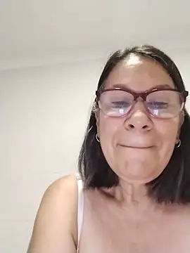 Snapshot of victoria_wayne chatting on May 29, 2026, 10:35 am victoria wayne online show from May 29, 2026, 10:35 am