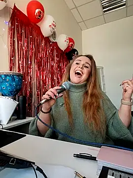 Juicy PeachLux online show from March 6, 2026, 7:49 am