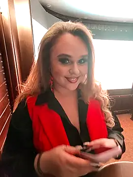 Juicy PeachLux online show from April 25, 2026, 3:53 pm