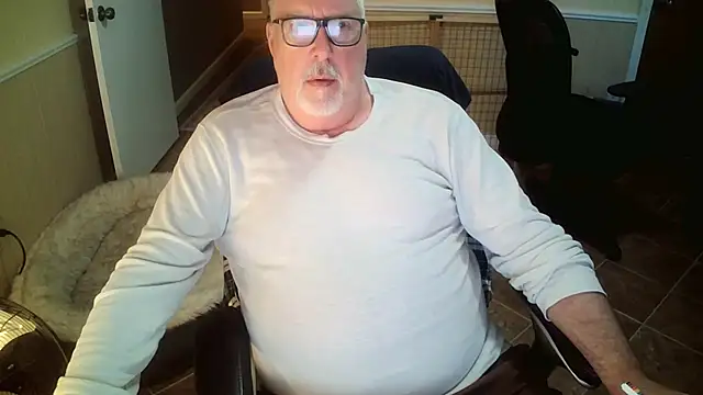 Snapshot of superbearboss chatting on October 27, 2025, 2:21 pm superbearboss online show from October 27, 2025, 2:21 pm