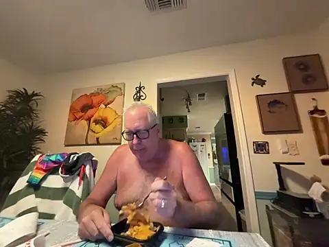 Snapshot of superbearboss chatting on June 11, 2026, 2:44 am superbearboss online show from June 11, 2026, 2:44 am