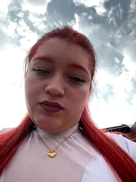 Karina Leon online show from December 15, 2025, 8:13 pm