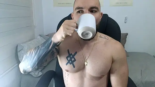 Snapshot of Isaac_Carter chatting on October 16, 2025, 11:00 am Isaac Carter online show from October 16, 2025, 11:00 am