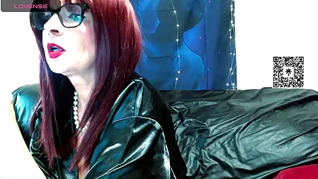 Snapshot of AnoukCavin chatting on June 19, 2026, 10:24 pm AnoukCavin online show from June 19, 2026, 10:24 pm