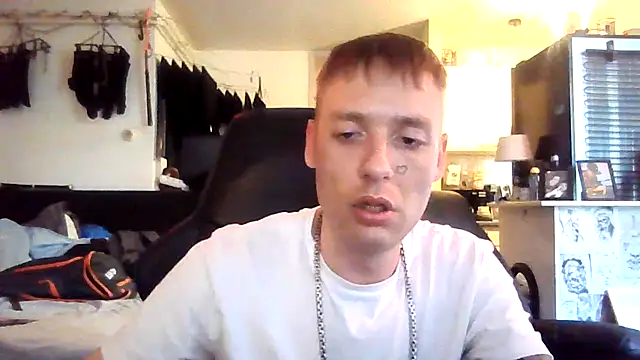 djeffrey-nl online show from May 12, 2026, 3:42 pm