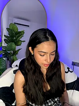 Snapshot of _Emily_Thompson_ chatting on October 28, 2025, 12:36 am Emily Thompson online show from October 28, 2025, 12:36 am