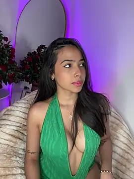 Snapshot of _Emily_Thompson_ chatting on November 12, 2025, 4:35 am Emily Thompson online show from November 12, 2025, 4:35 am