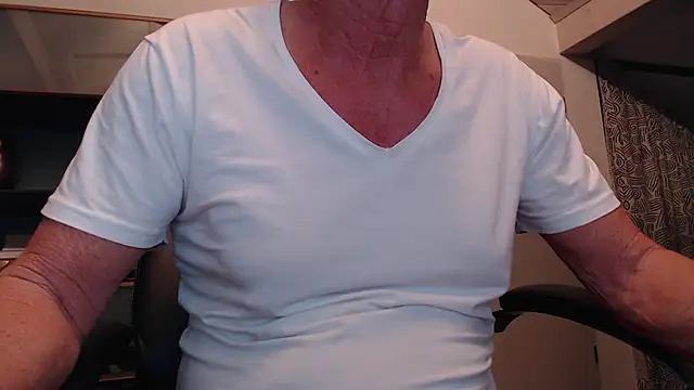 Snapshot of munichrubber chatting on December 21, 2024, 5:58 am munichrubber online show from December 21, 2024, 5:58 am