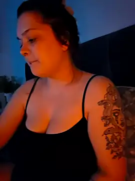 Snapshot of Saucy-Serenity chatting on March 19, 2025, 10:31 pm Saucy-Serenity online show from March 19, 2025, 10:31 pm