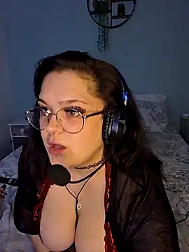 Snapshot of Saucy-Serenity chatting on September 11, 2025, 7:14 pm Saucy-Serenity online show from September 11, 2025, 7:14 pm