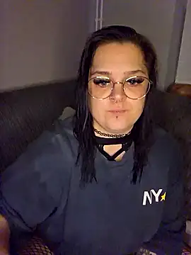 Snapshot of Saucy-Serenity chatting on October 14, 2025, 7:25 pm Saucy-Serenity online show from October 14, 2025, 7:25 pm