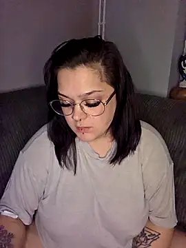 Snapshot of Saucy-Serenity chatting on October 20, 2025, 7:03 pm Saucy-Serenity online show from October 20, 2025, 7:03 pm