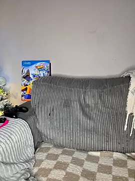 Snapshot of Saucy-Serenity chatting on November 30, 2025, 9:19 pm Saucy-Serenity online show from November 30, 2025, 9:19 pm