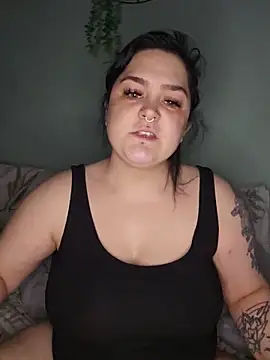 Snapshot of Saucy-Serenity chatting on June 9, 2026, 7:03 pm Saucy-Serenity online show from June 9, 2026, 7:03 pm