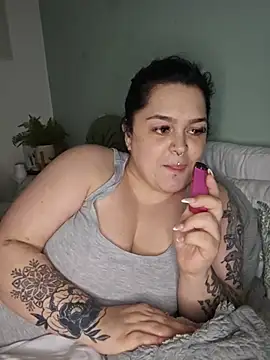 Snapshot of Saucy-Serenity chatting on June 17, 2026, 9:27 pm Saucy-Serenity online show from June 17, 2026, 9:27 pm
