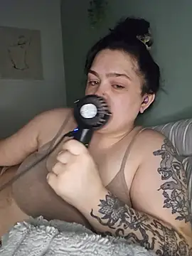 Snapshot of Saucy-Serenity chatting on June 23, 2026, 8:51 pm Saucy-Serenity online show from June 23, 2026, 8:51 pm