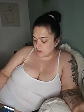 Snapshot of Saucy-Serenity chatting on June 27, 2026, 10:15 pm Saucy-Serenity online show from June 27, 2026, 10:15 pm