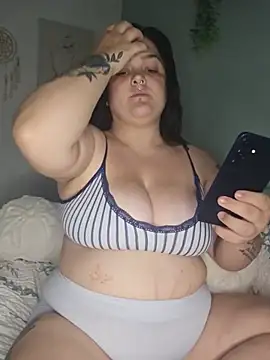 Snapshot of Saucy-Serenity chatting on July 15, 2026, 9:31 pm Saucy-Serenity online show from July 15, 2026, 9:31 pm