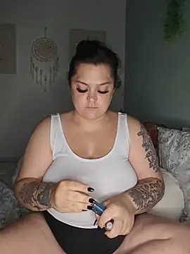 Snapshot of Saucy-Serenity chatting on July 25, 2026, 10:07 pm Saucy-Serenity online show from July 25, 2026, 10:07 pm