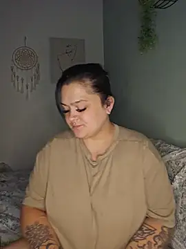 Snapshot of Saucy-Serenity chatting on July 27, 2026, 10:39 pm Saucy-Serenity online show from July 27, 2026, 10:39 pm