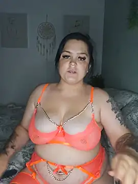 Snapshot of Saucy-Serenity chatting on July 29, 2026, 9:24 pm Saucy-Serenity online show from July 29, 2026, 9:24 pm