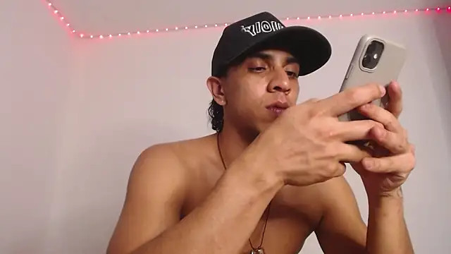 Snapshot of Monkey_uchiha777 chatting on February 6, 2026, 2:38 am Monkey uchiha777 online show from February 6, 2026, 2:38 am