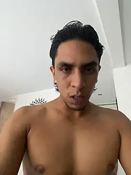 Snapshot of Monkey_uchiha777 chatting on February 28, 2026, 10:44 pm Monkey uchiha777 online show from February 28, 2026, 10:44 pm