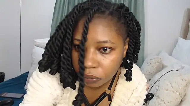 Snapshot of MystiqueTeee chatting on June 7, 2026, 2:05 am MystiqueTeee online show from June 7, 2026, 2:05 am