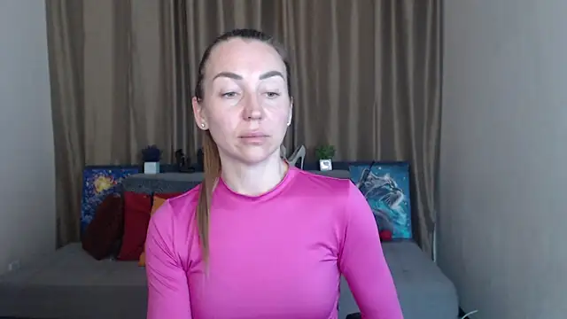 Snapshot of Kiss_julli88I chatting on March 8, 2025, 10:43 am Kiss julli88I online show from March 8, 2025, 10:43 am