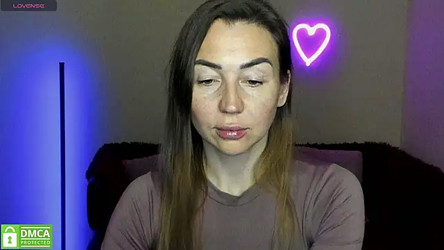 Snapshot of Kiss_julli88I chatting on March 13, 2025, 5:00 am Kiss julli88I online show from March 13, 2025, 5:00 am